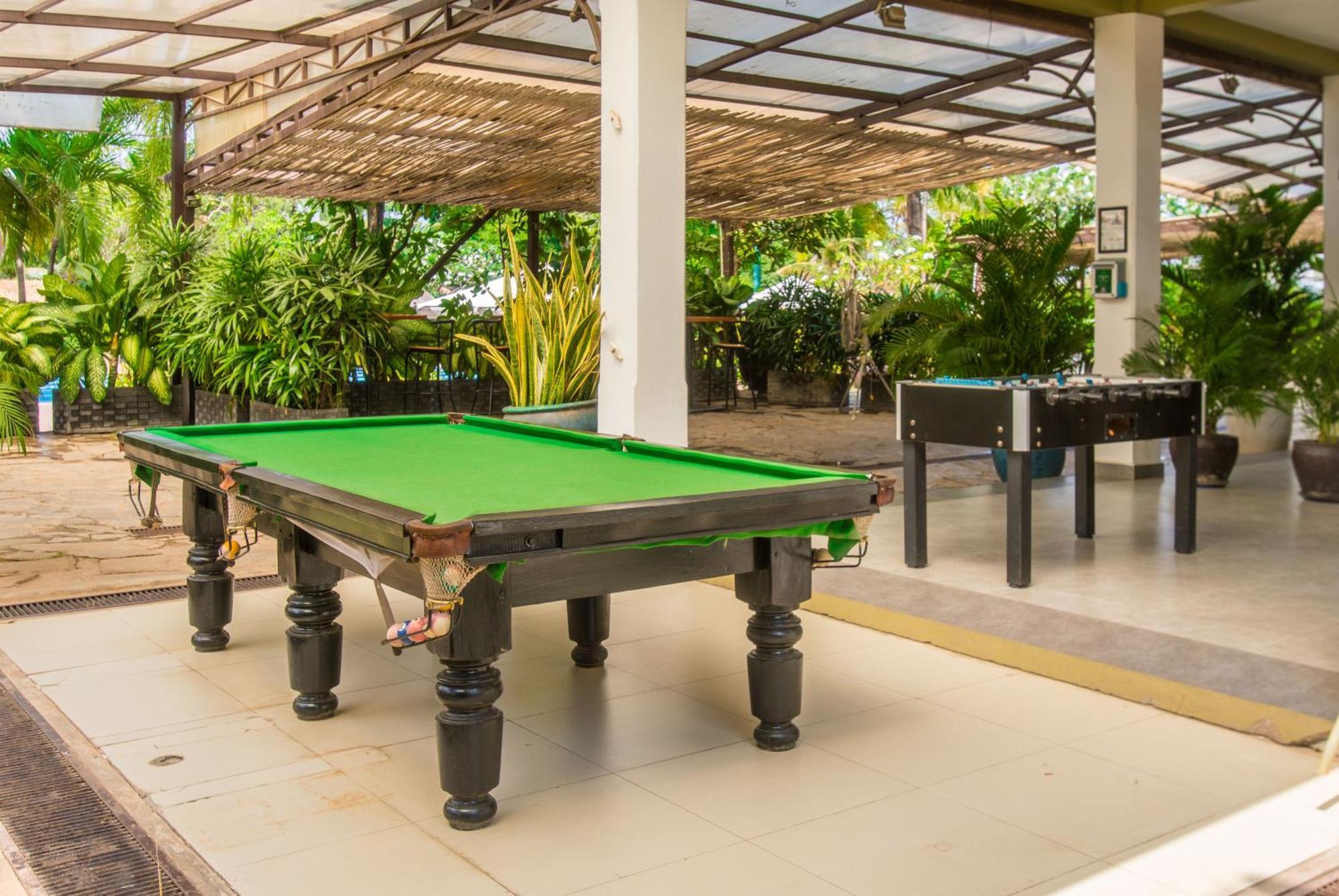 Cambodian Country Club Hotel Phnom Pen Exterior foto