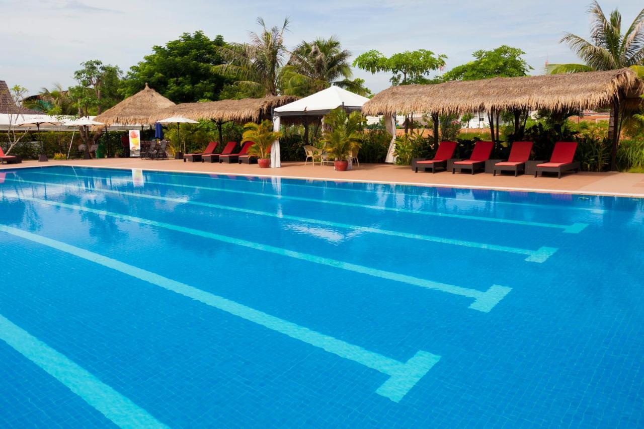 Cambodian Country Club Hotel Phnom Pen Exterior foto
