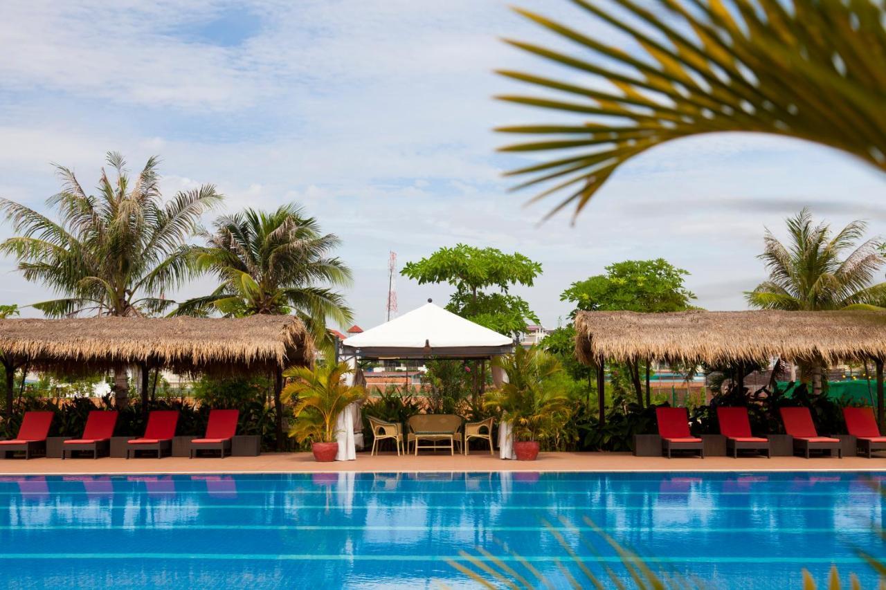 Cambodian Country Club Hotel Phnom Pen Exterior foto