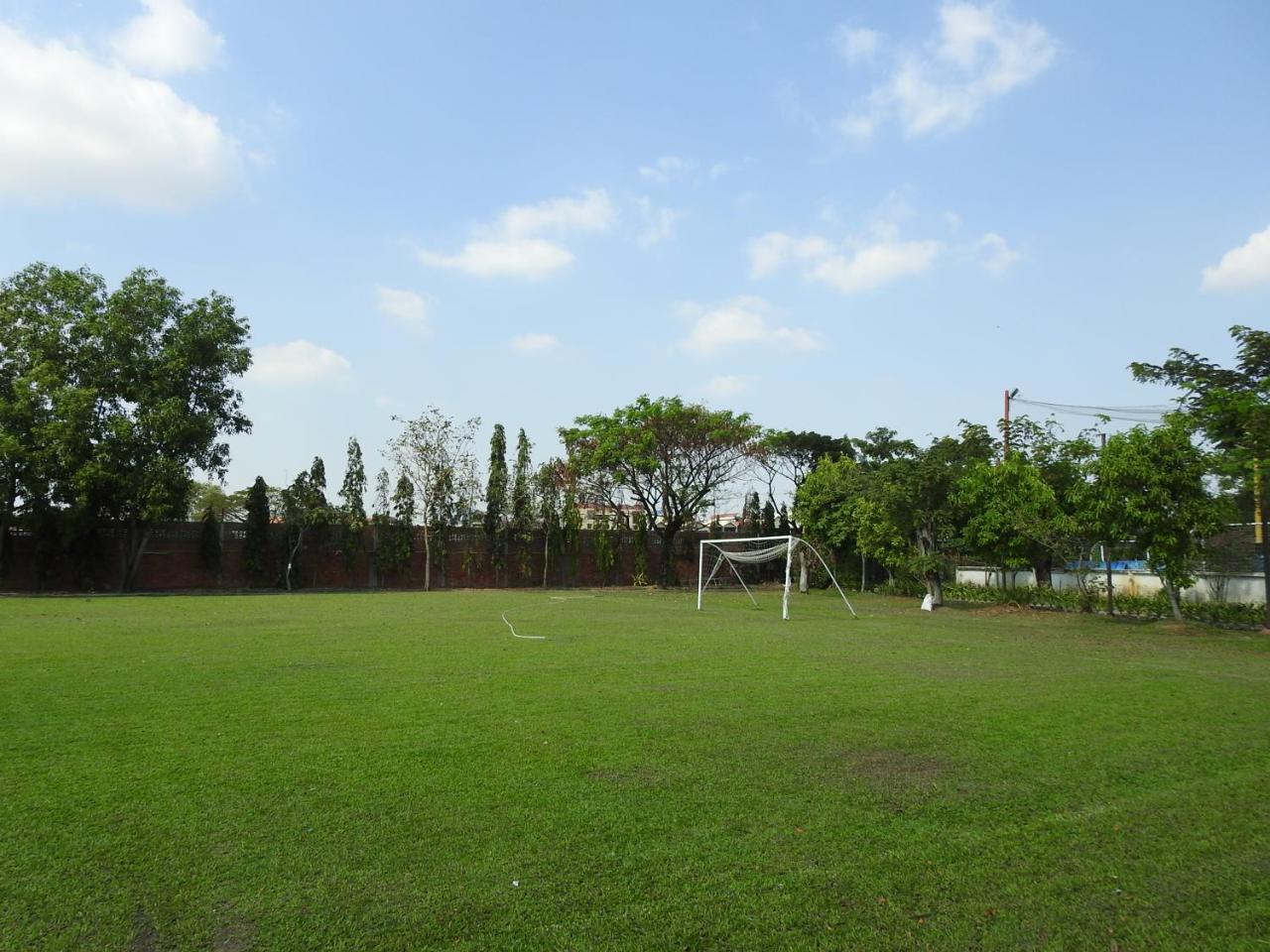 Cambodian Country Club Hotel Phnom Pen Exterior foto